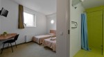 Green Vilnius Hotel, интерьер номера и ванная комната
